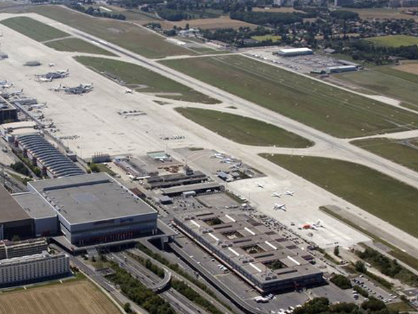 AÉROPORT INTERNATIONAL – GENÈVE